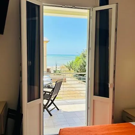 Hotel Aurora San Vincenzo Buitenkant foto