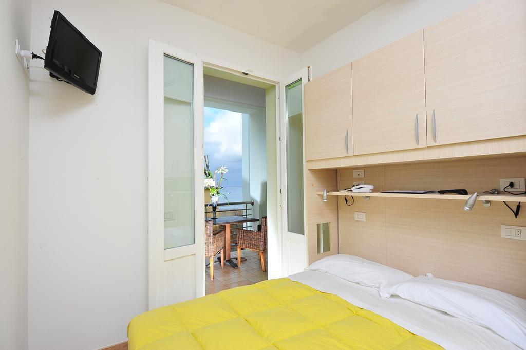 Hotel Aurora 3*